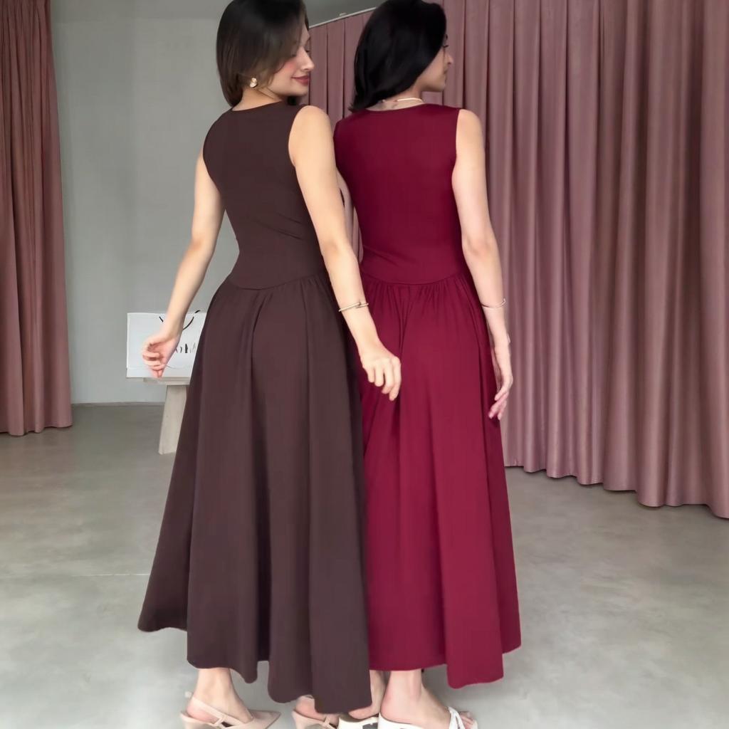 Sleeveless Pleated Slim Dress