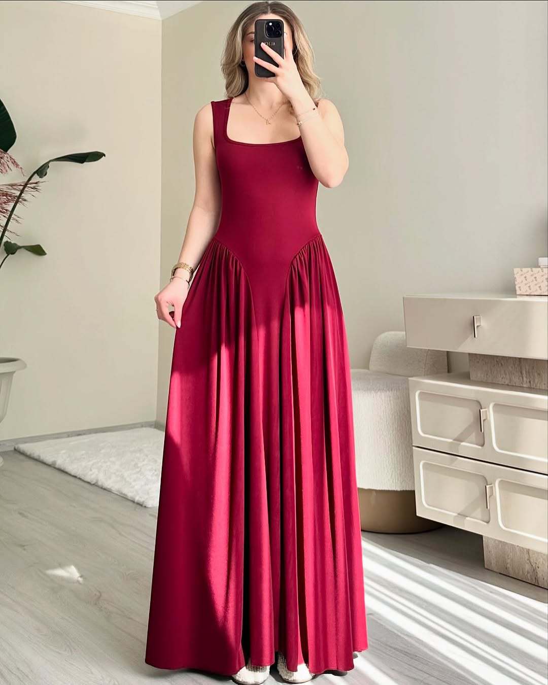 Sleeveless Pleated Slim Dress