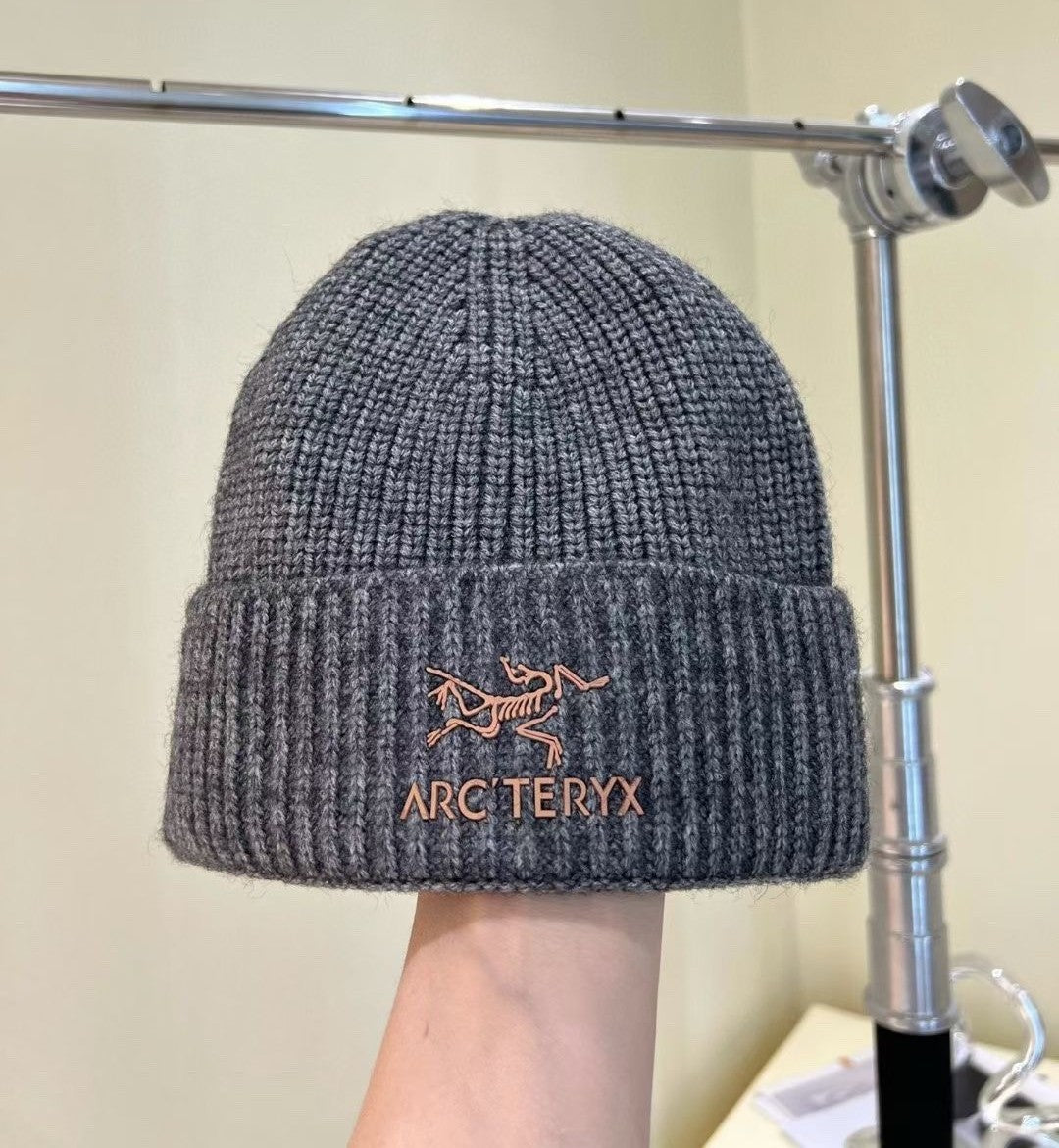 🎁Autumn and Winter Knitted Hat✨