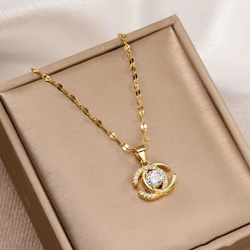 Double C Collarbone Necklace