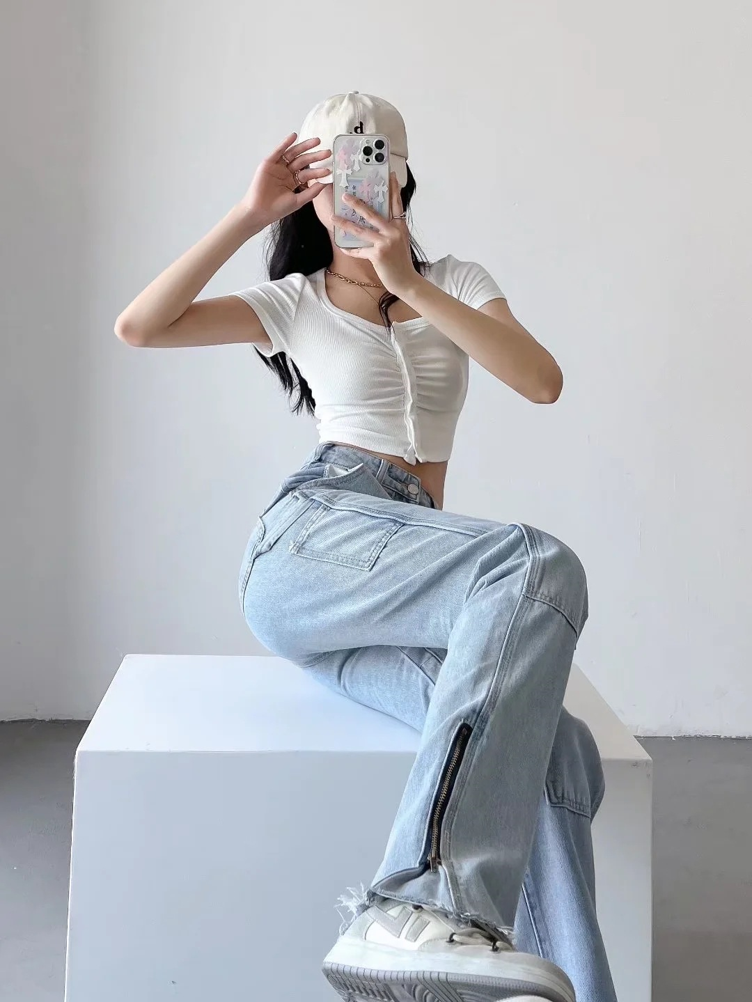 High-waisted loose-fitting straight leg pants